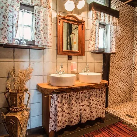 Lovenjakova Kmetija - Apartma 아파트