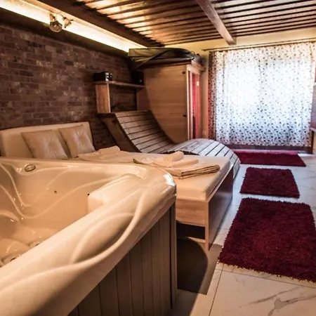 아파트 Lovenjakova Kmetija - Apartma *
